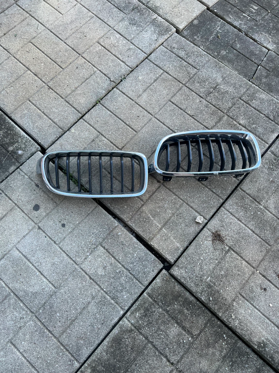 BMW Grill - Car Part - photo 2