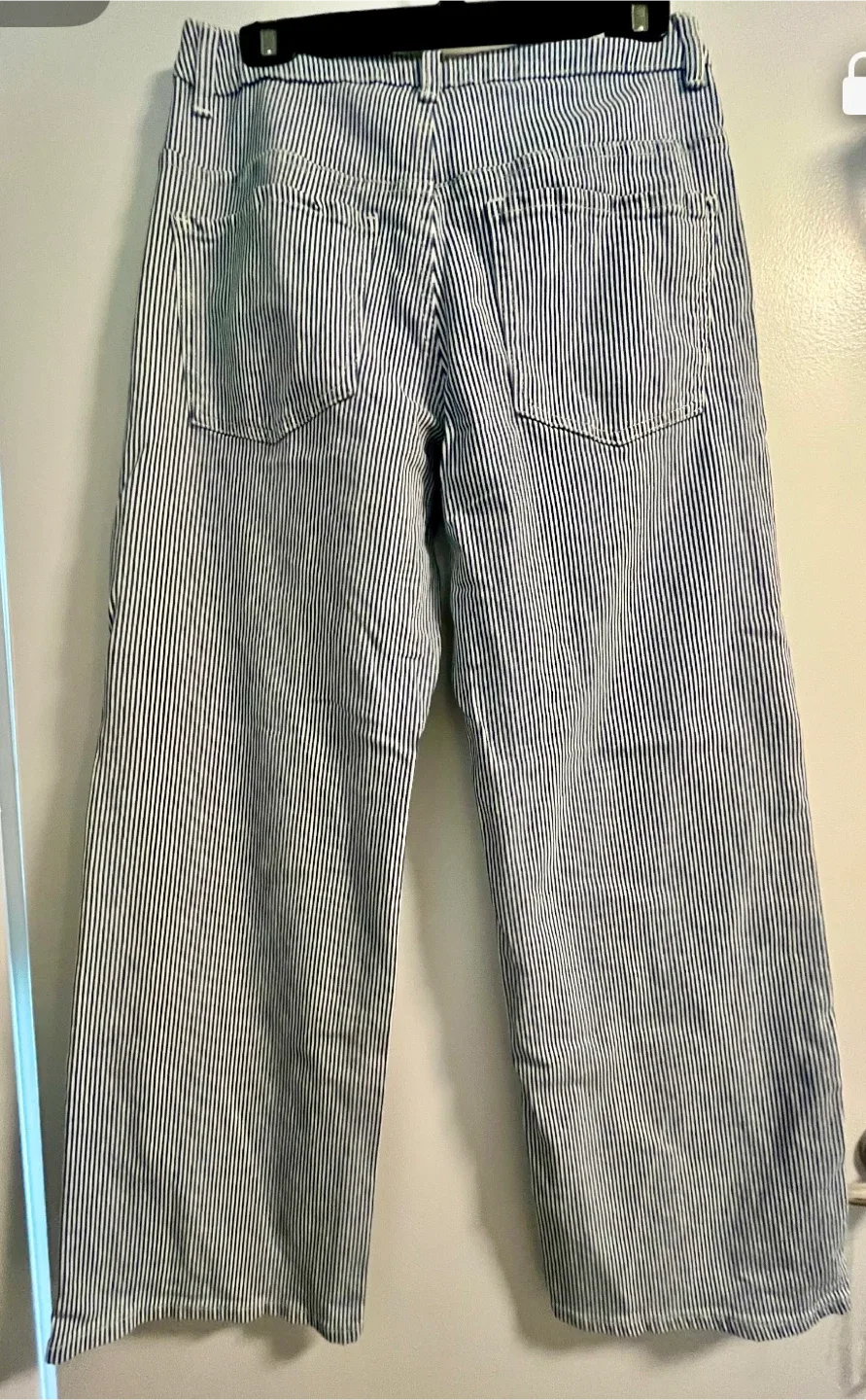 Fashion Nova Striped Wide Leg Pants - Size 9 image indicator(4)