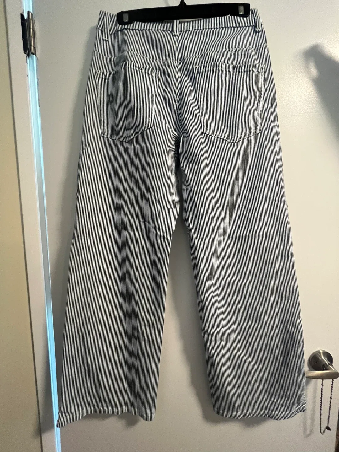 Fashion Nova Striped Wide Leg Pants - Size 9 image indicator(3)