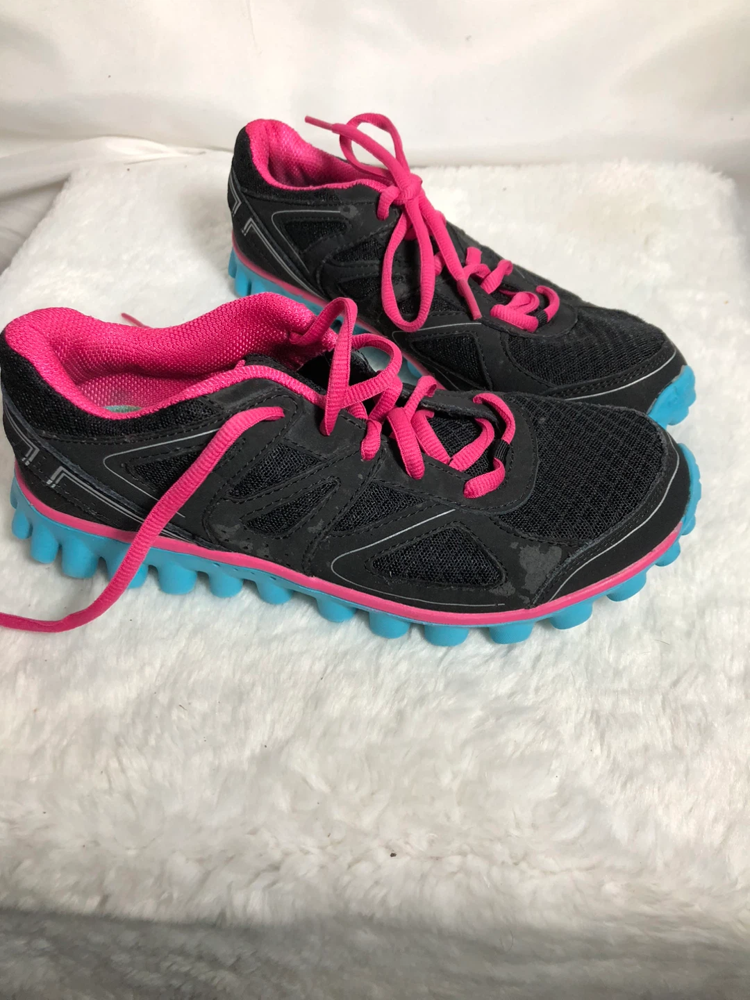 Girls Black/Pink\Blue Running Shoes. Size 4.5 - photo 4