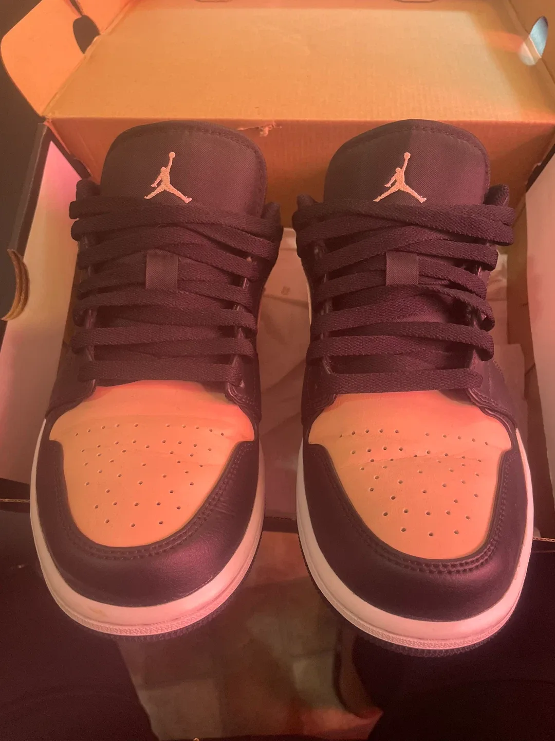 Air Jordan 1 Low Black/Arctic Orange - US 9 image indicator(2)