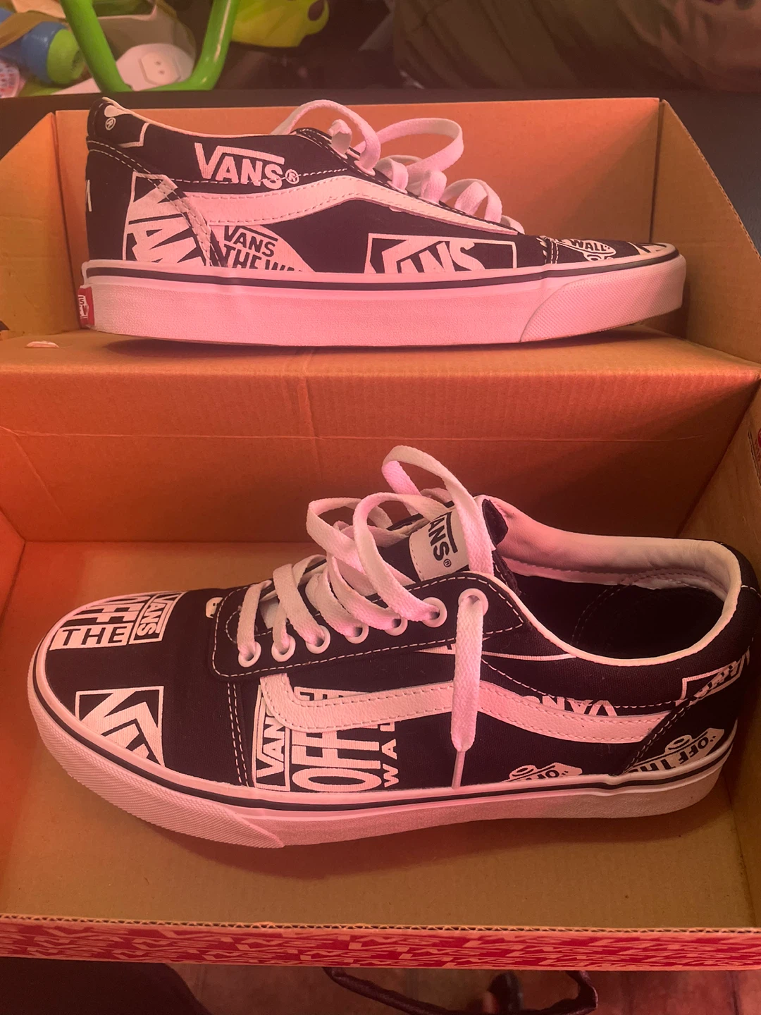 Vans Ward (Logo Mix) Black/White Men's 8.5