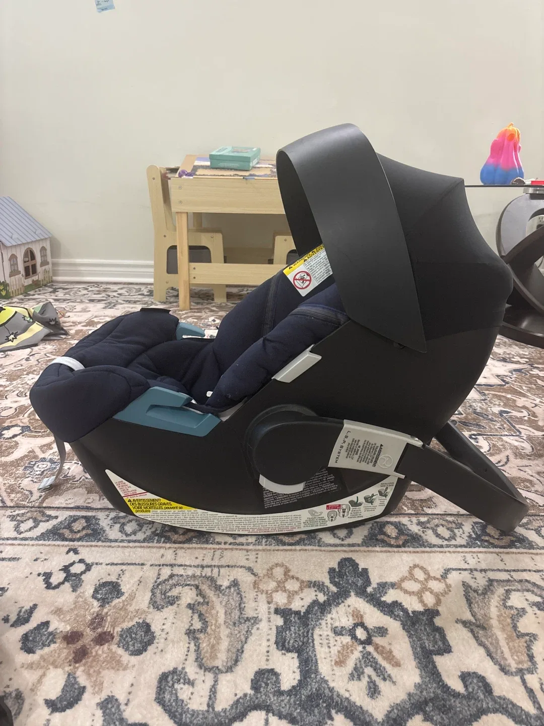 Cybex Infant Car Seat with Base & Adapters image indicator(2)