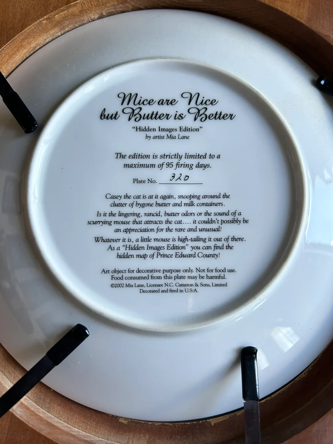 Decorative Collector Plates (Various) image indicator(4)