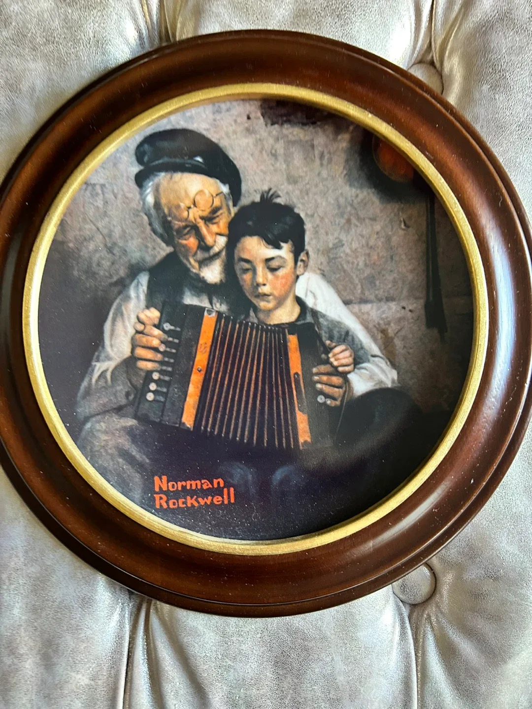 Decorative Collector Plates (Various) image indicator(5)