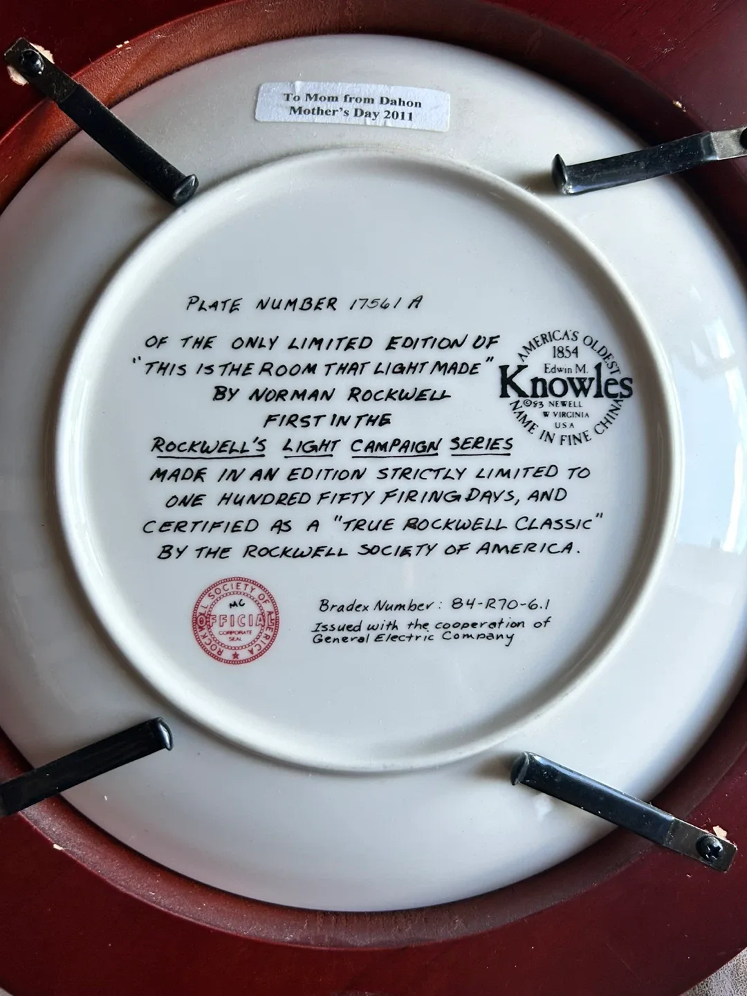 Decorative Collector Plates (Various) image indicator(8)