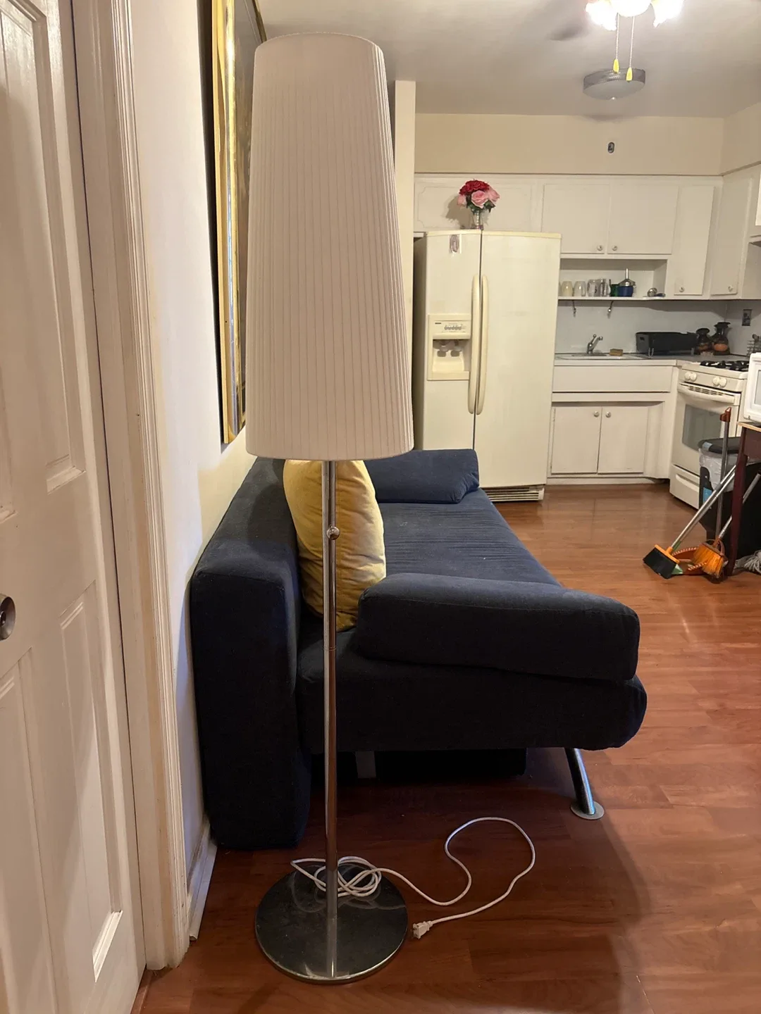 Floor Lamp - White Shade image indicator(3)