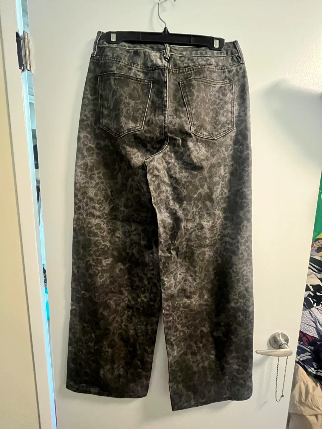 Fashion Nova Leopard Print Jeans - Size 9 image indicator(2)
