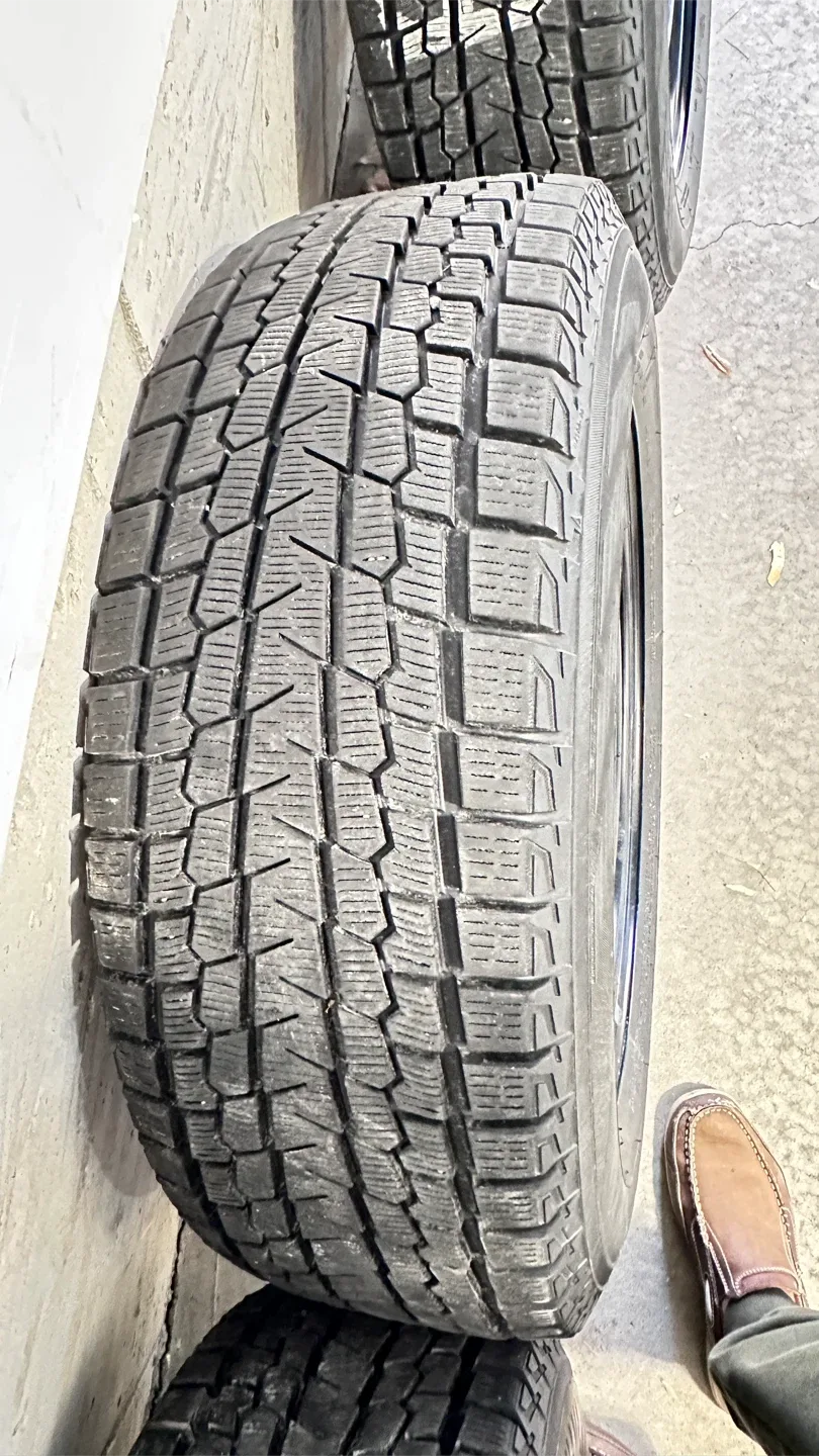 Yokohama IceGuard G075 Winter Tires on Rims image indicator(3)