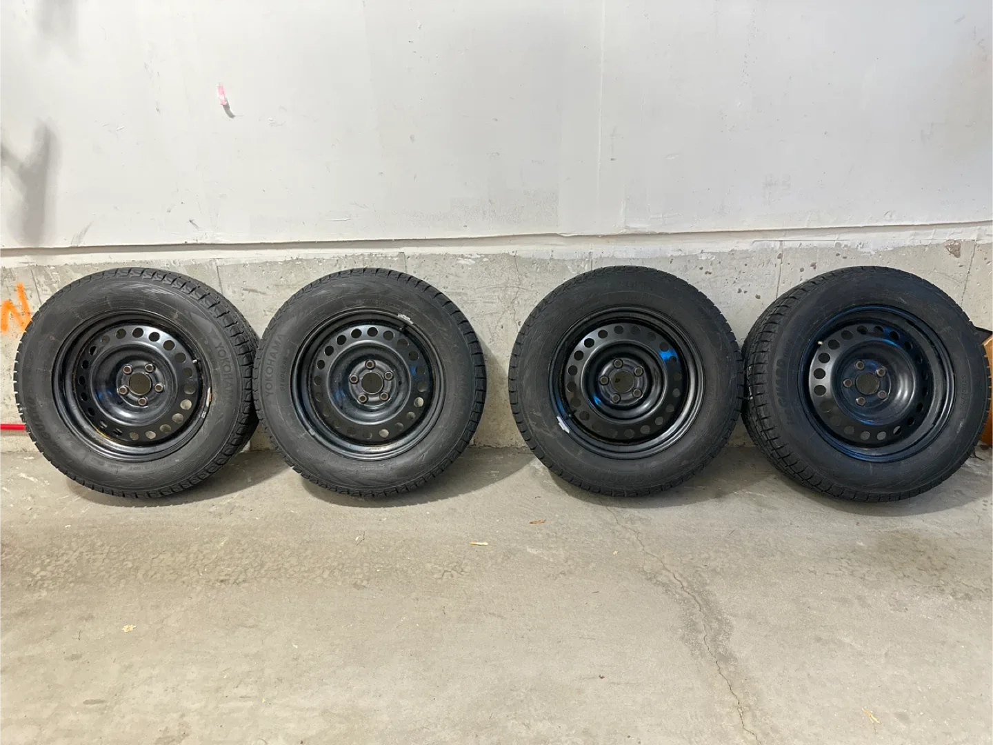 Yokohama IceGuard G075 Winter Tires on Rims image indicator(6)