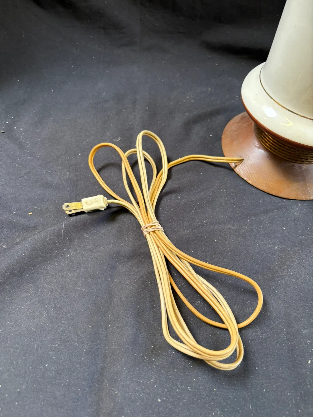 Vintage Ford's First Car 1896 Table Lamp image indicator(6)