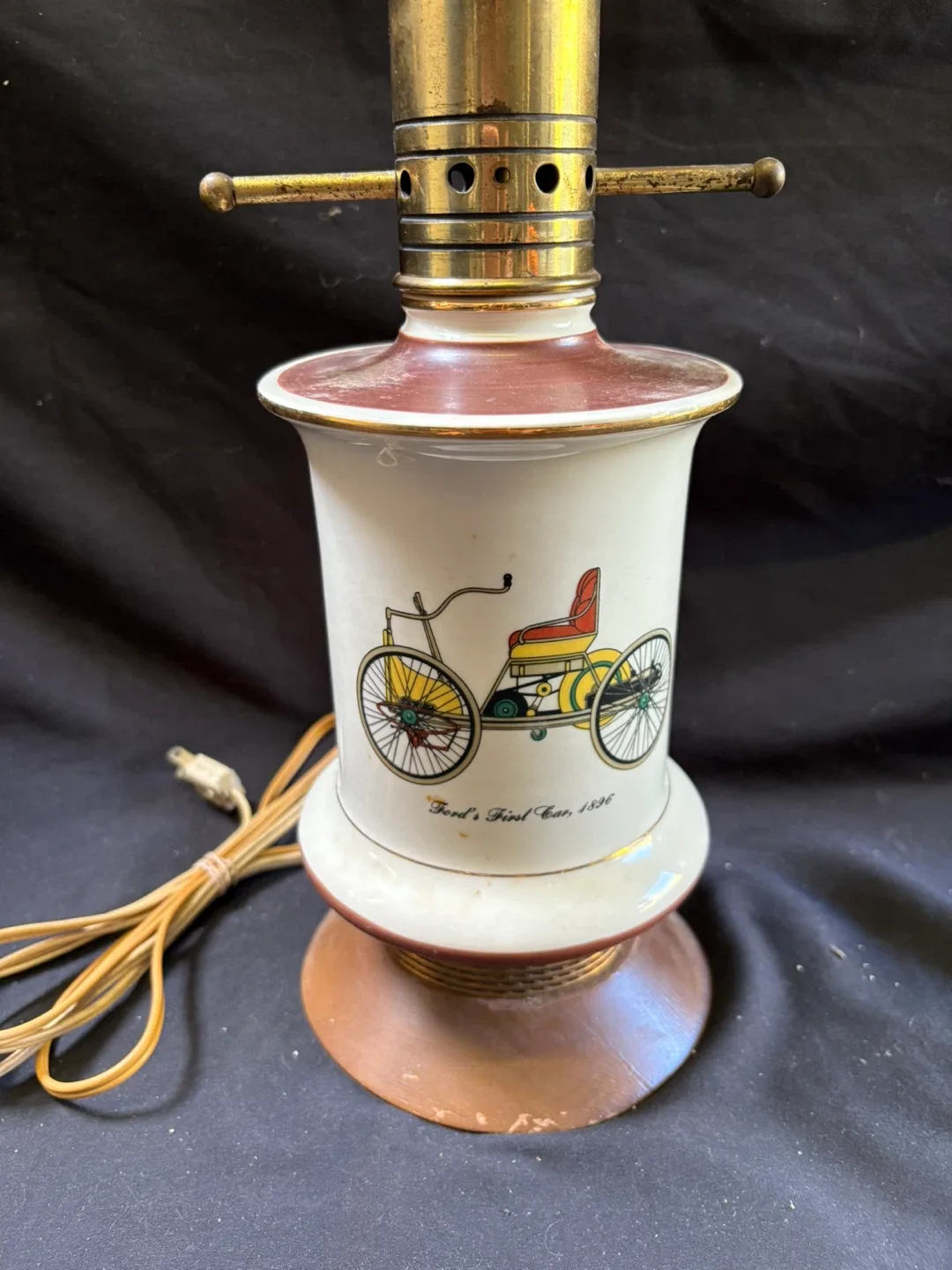 Vintage Ford's First Car 1896 Table Lamp image indicator(2)