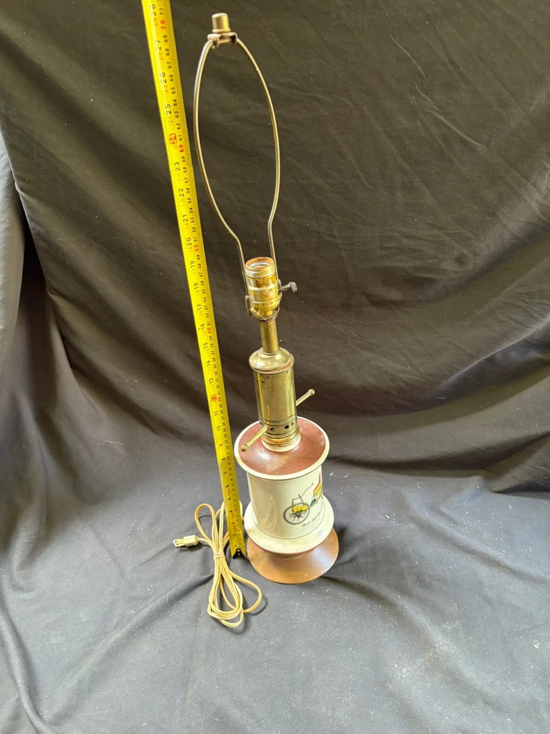 Vintage Ford's First Car 1896 Table Lamp image indicator(8)