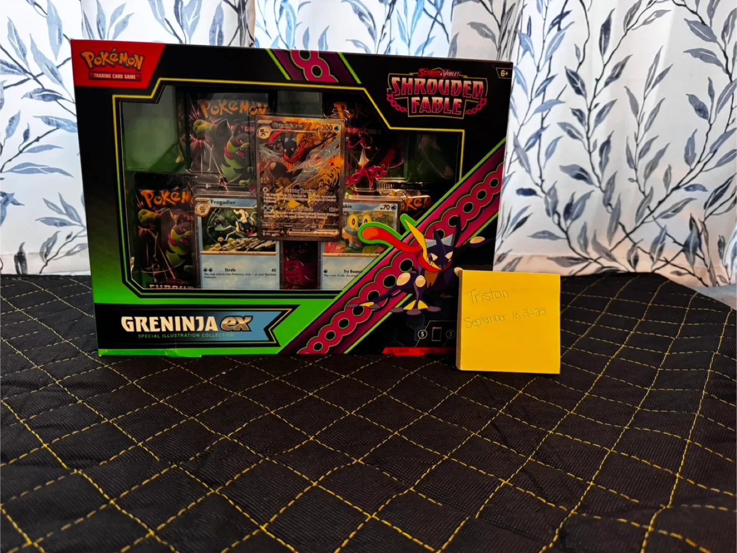 Pokemon TCG: Greninja EX Special Illustration Collection thumbnail