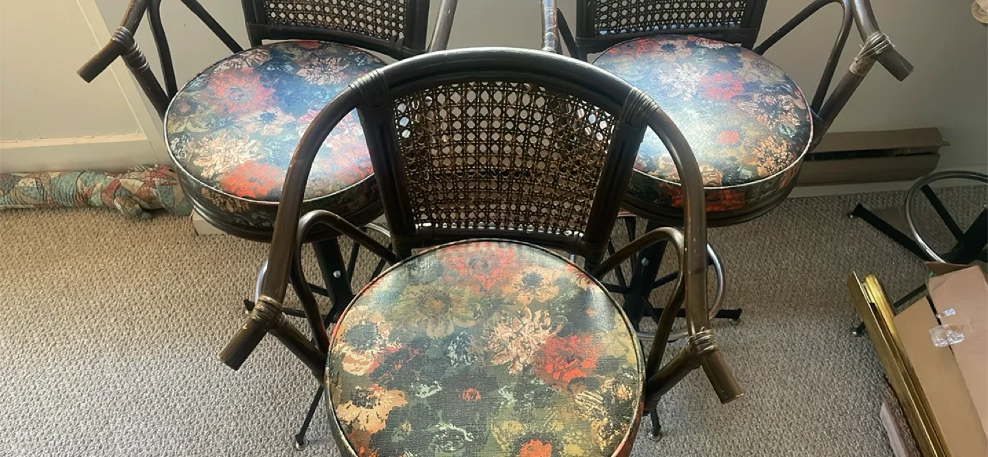 Set of 4 Vintage Swivel Bar Stools image indicator(2)