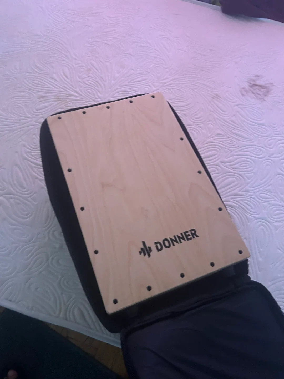 Donner Cajon Drum with Bag image indicator(4)