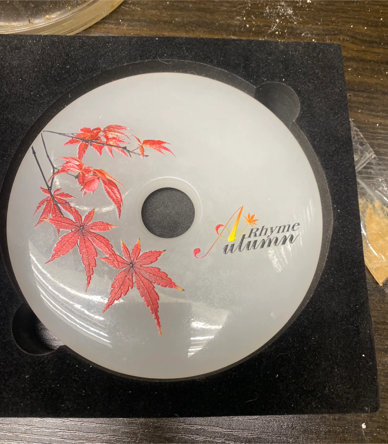 Rhyme Autumn Jade Disc with Stand - photo 3
