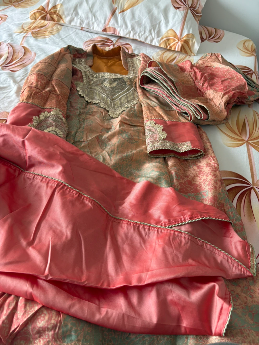 Women's Salwar Kameez Suit