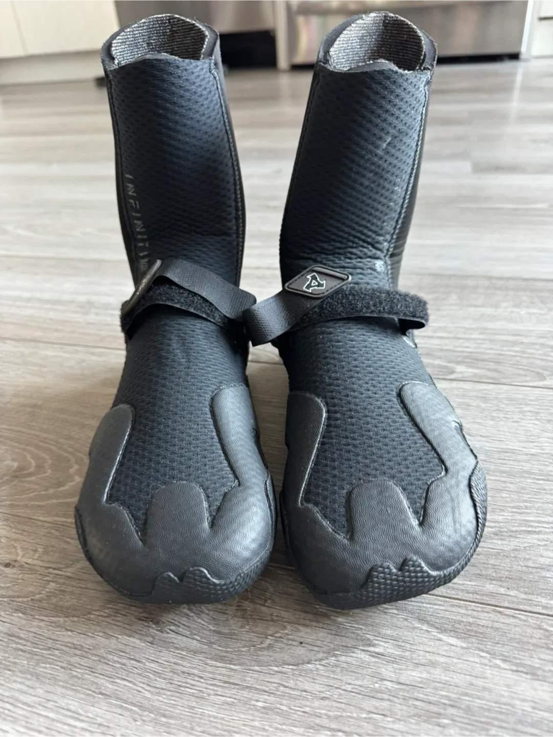 Adrenalin Infiniti 8/0mm Wetsuit Boots - Size 7 thumbnail