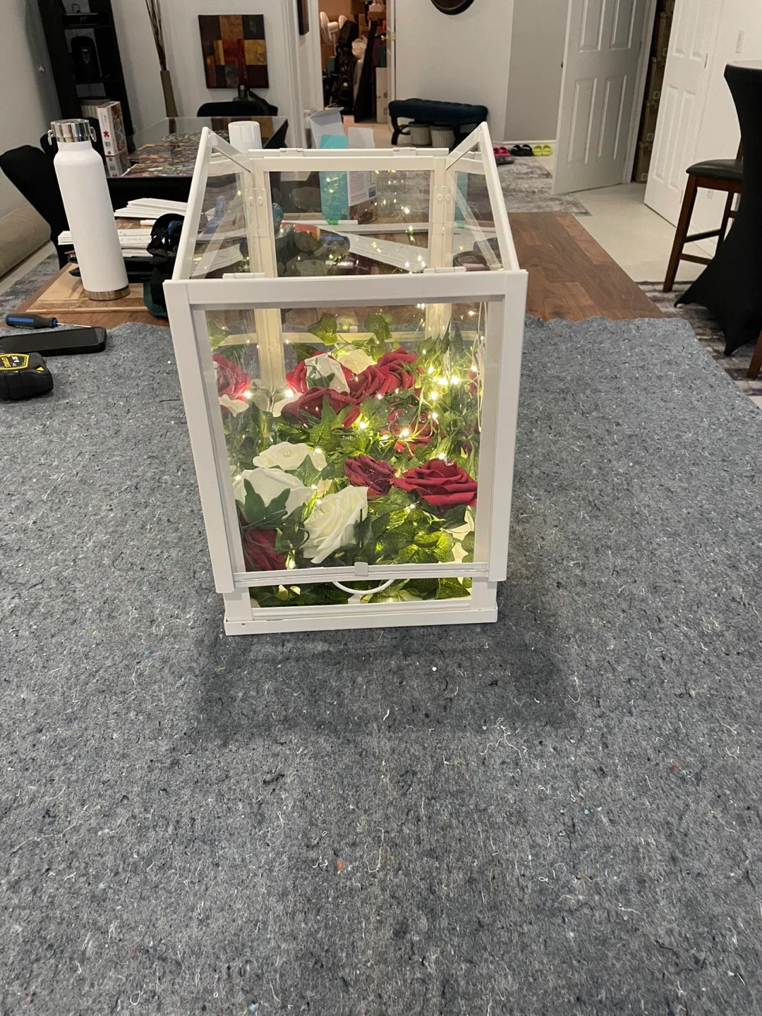 Decorative Greenhouse Display Case image indicator(4)