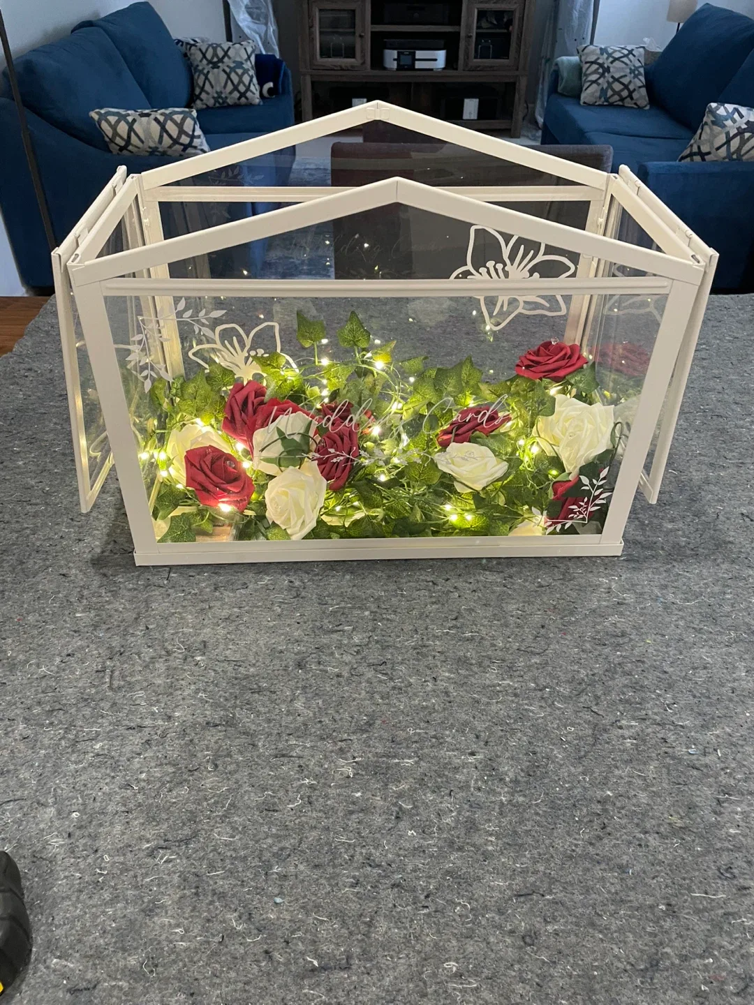 Decorative Greenhouse Display Case image indicator(2)