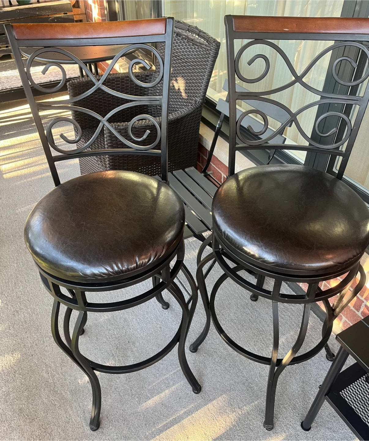 Metal Swivel Bar Stool with Leather Seat
