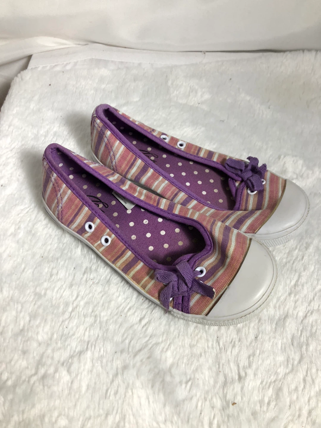 Girls Slip On Shoes. Size 2.