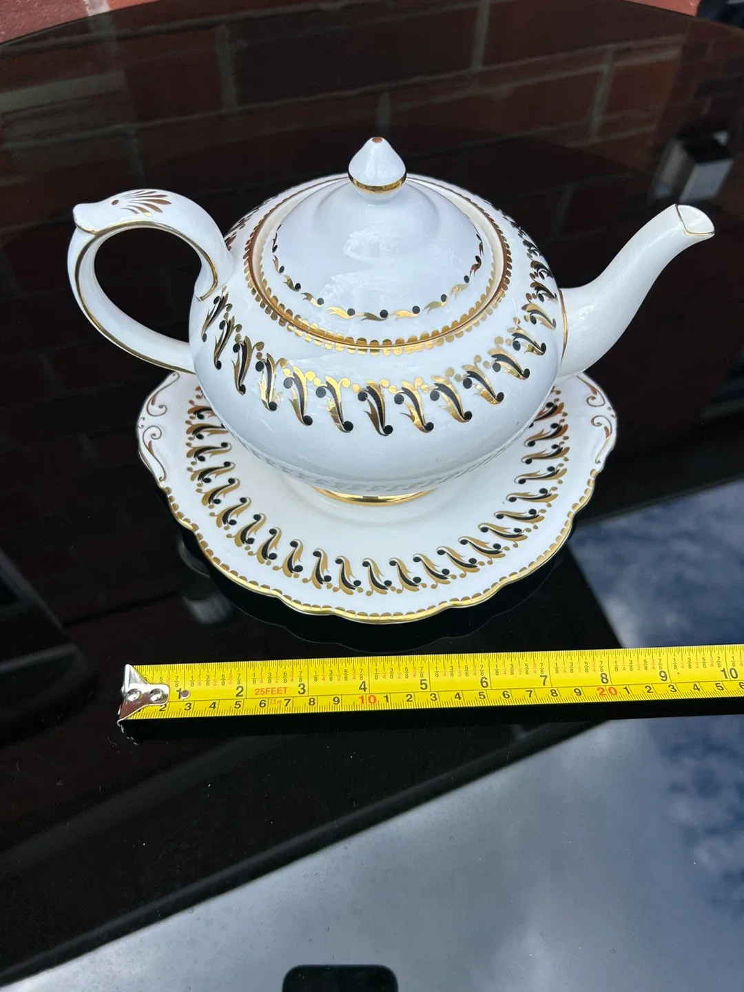 Grosvenor Bone China Teapot with Plate image indicator(6)