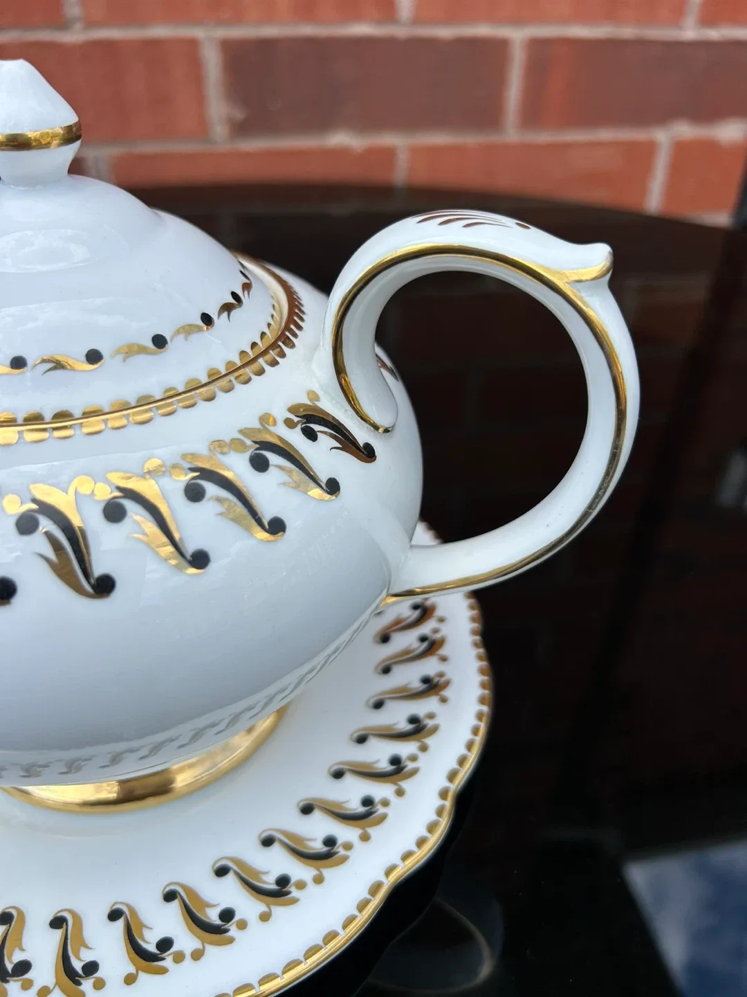 Grosvenor Bone China Teapot with Plate image indicator(8)