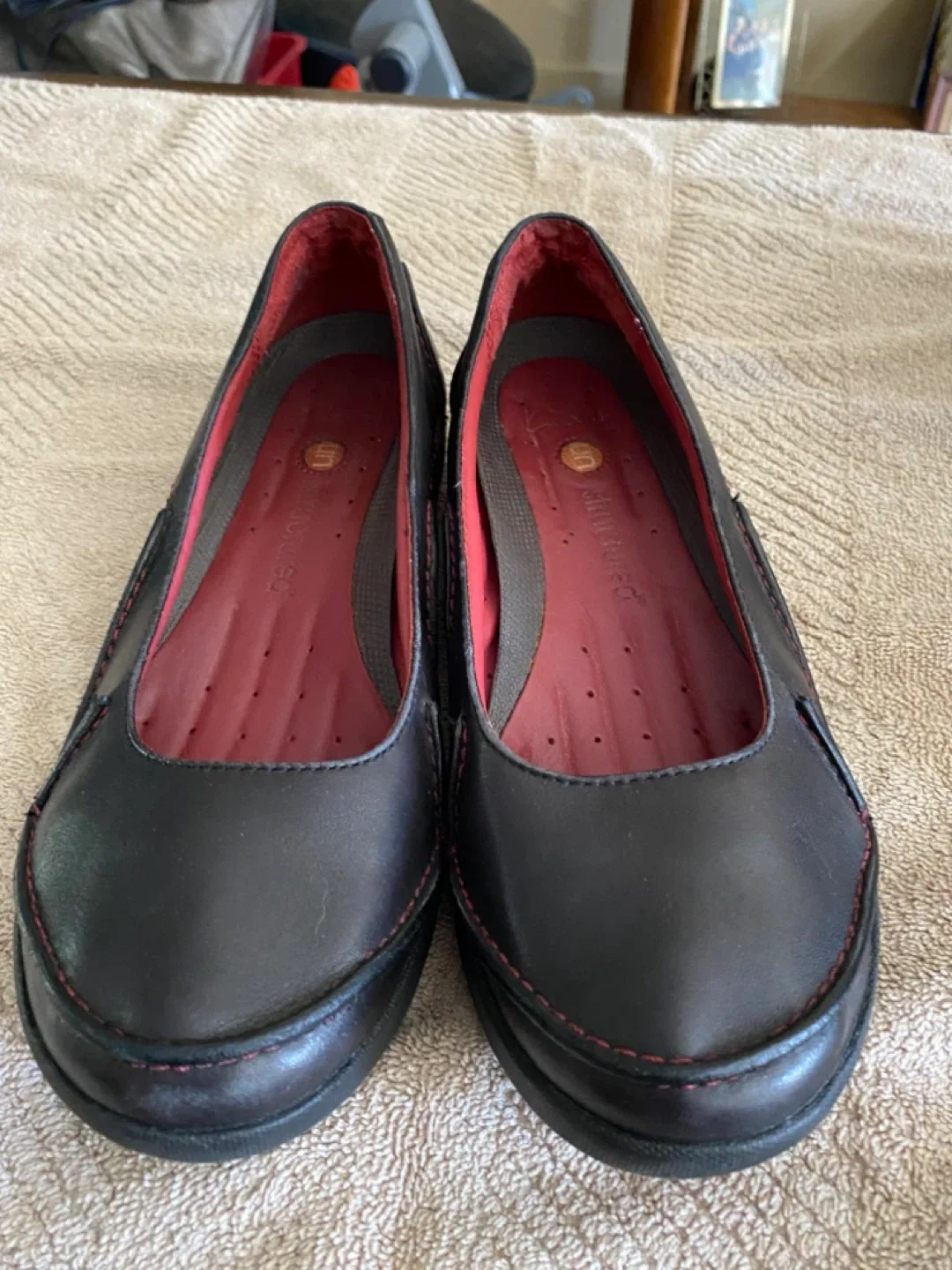 Clarks Ballerina  Black Leather Flats - Size 6 image indicator(2)