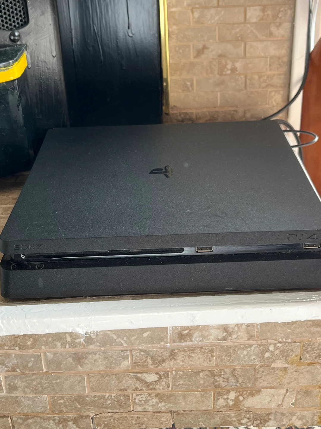 Sony PlayStation 4 slim 872 gigabytes