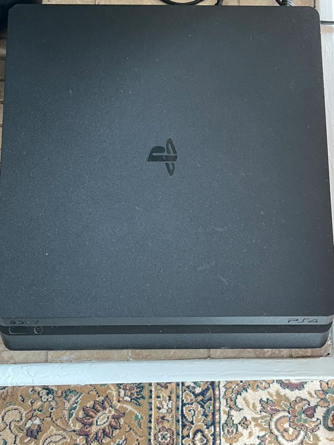 Sony PlayStation 4 slim 872 gigabytes image indicator(2)
