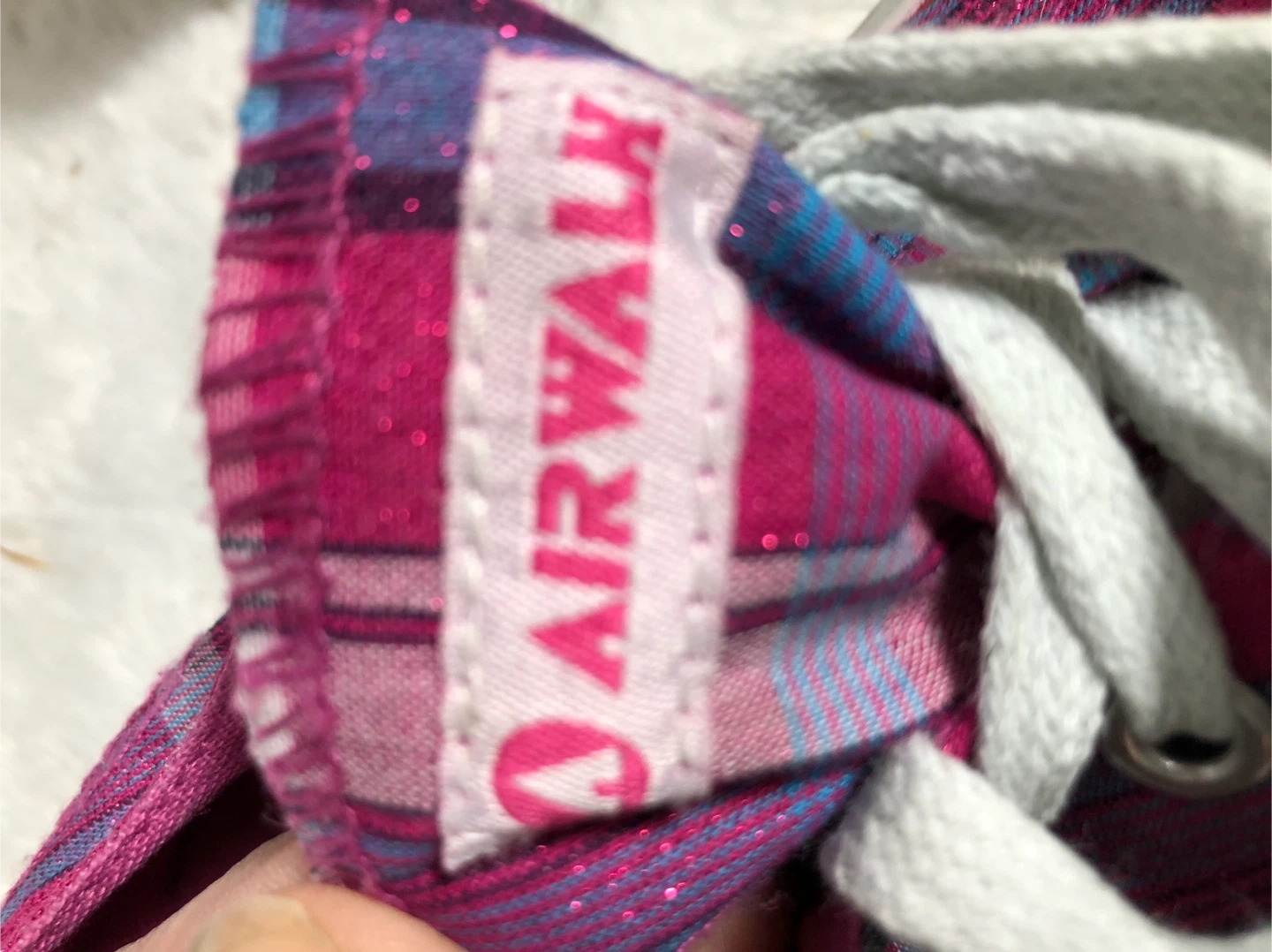 Girls Pink Airwalk Shoes, Size 1. - photo 3