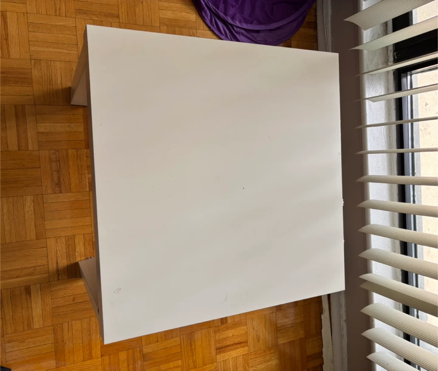 White Side Table image indicator(2)