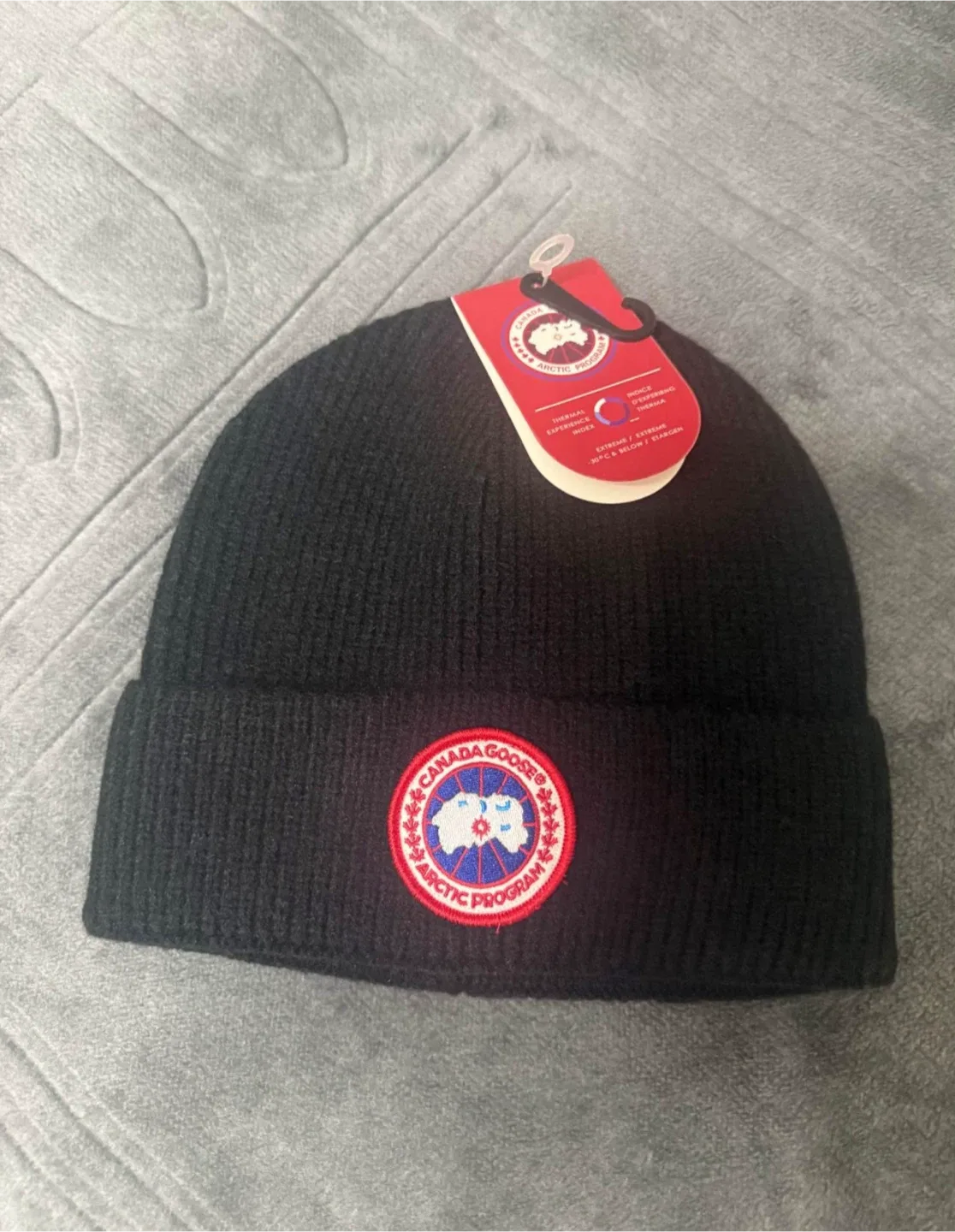 Canada Goose benie image indicator(3)