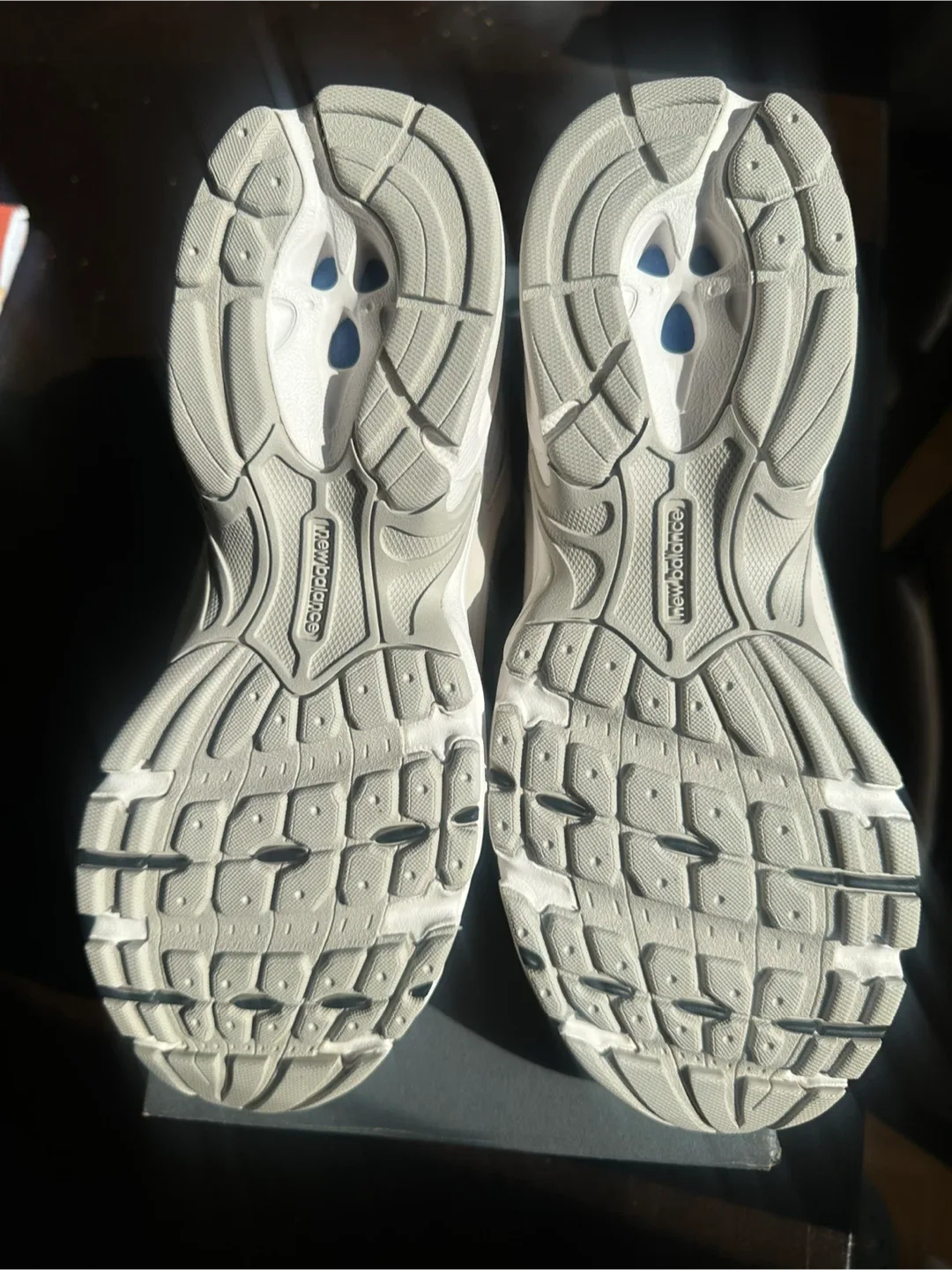 New Balance 530 Cream/White Sneakers size 8.5 image indicator(4)