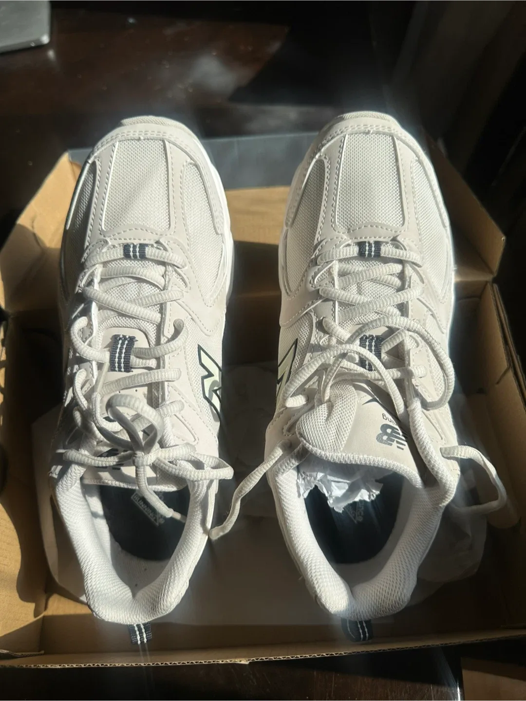 New Balance 530 Cream/White Sneakers size 8.5 image indicator(8)