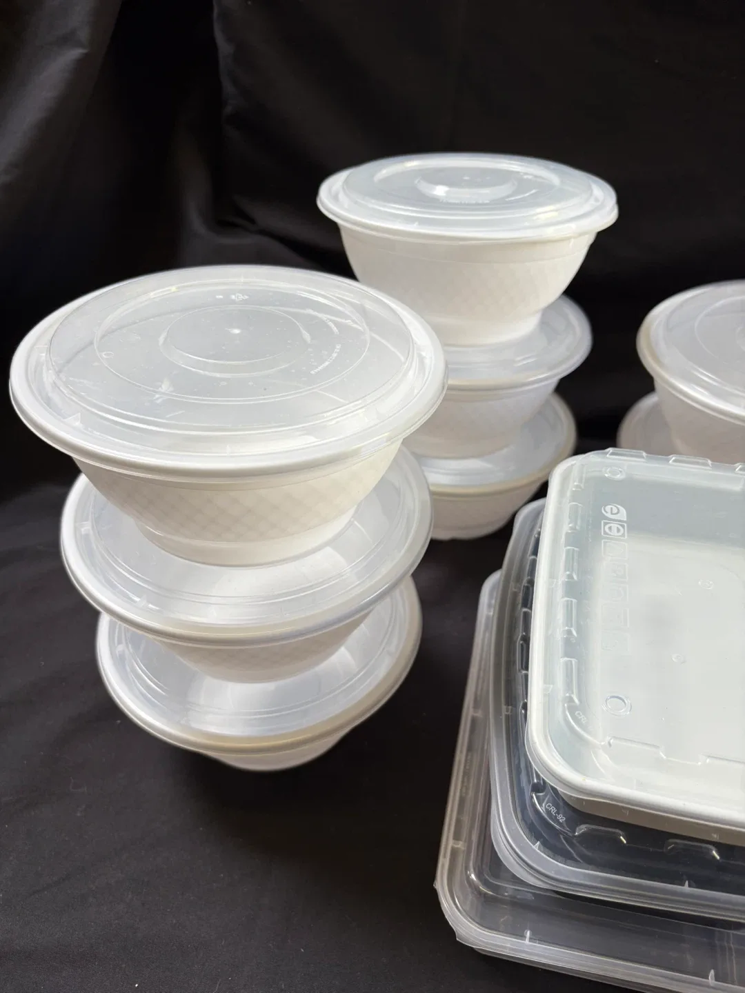 Mixed Food Containers - Rubbermaid & Others image indicator(4)