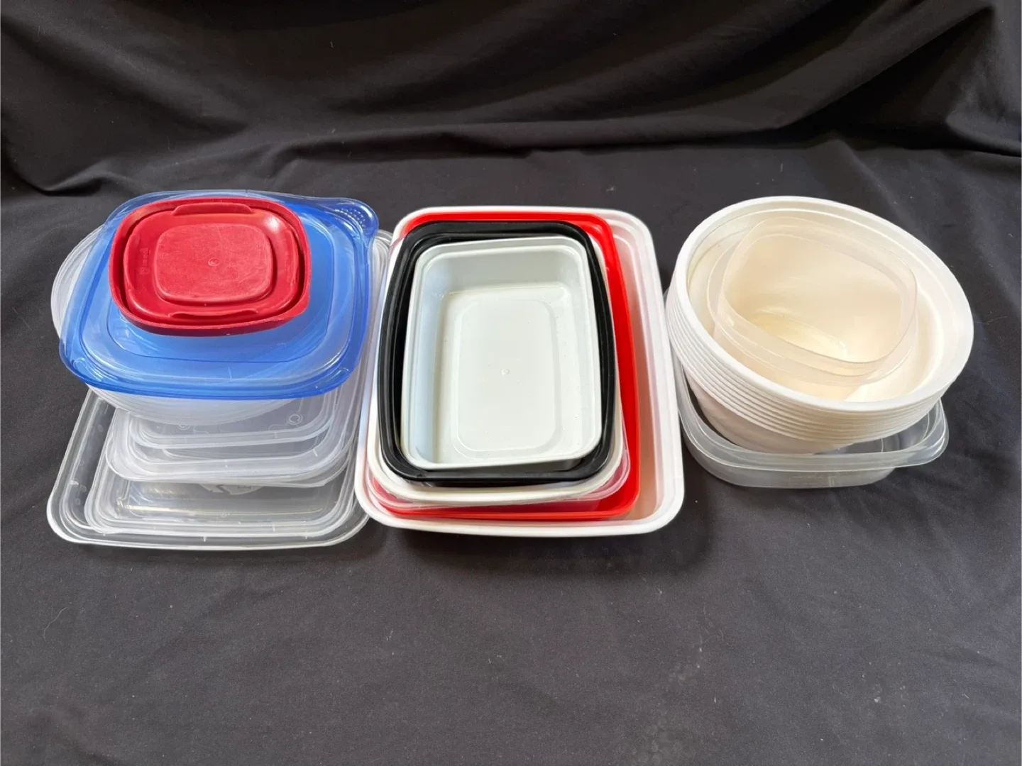 Mixed Food Containers - Rubbermaid & Others image indicator(8)
