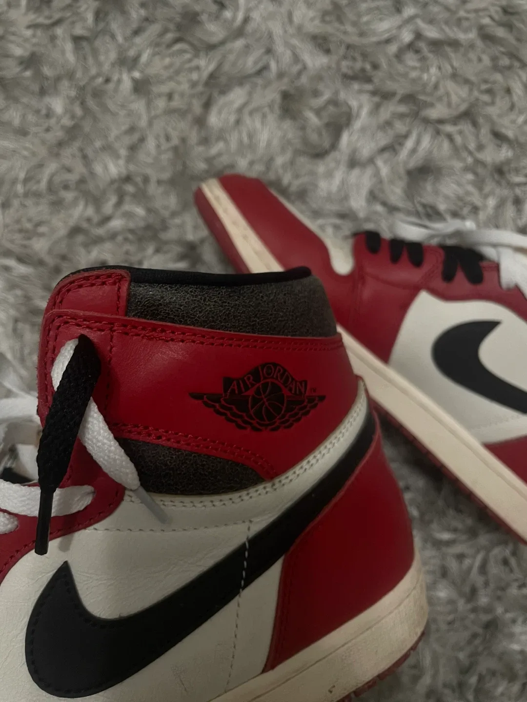 Air Jordan 1 lost and founds image indicator(4)