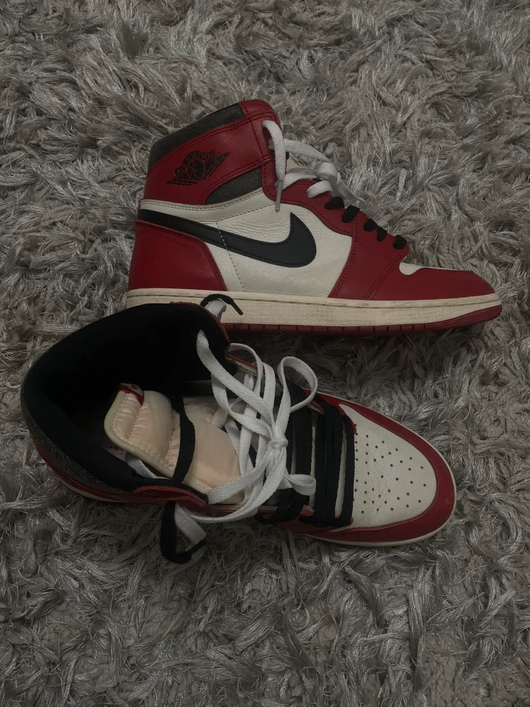 Air Jordan 1 lost and founds image indicator(2)