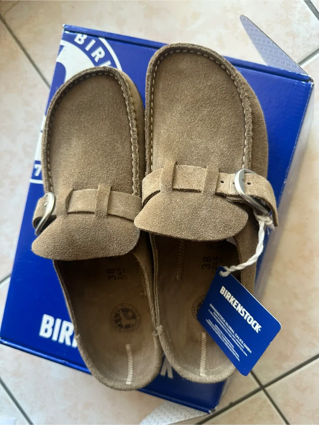 New Birkenstock Buckley Shearling Clogs - Size 38 image indicator(7)