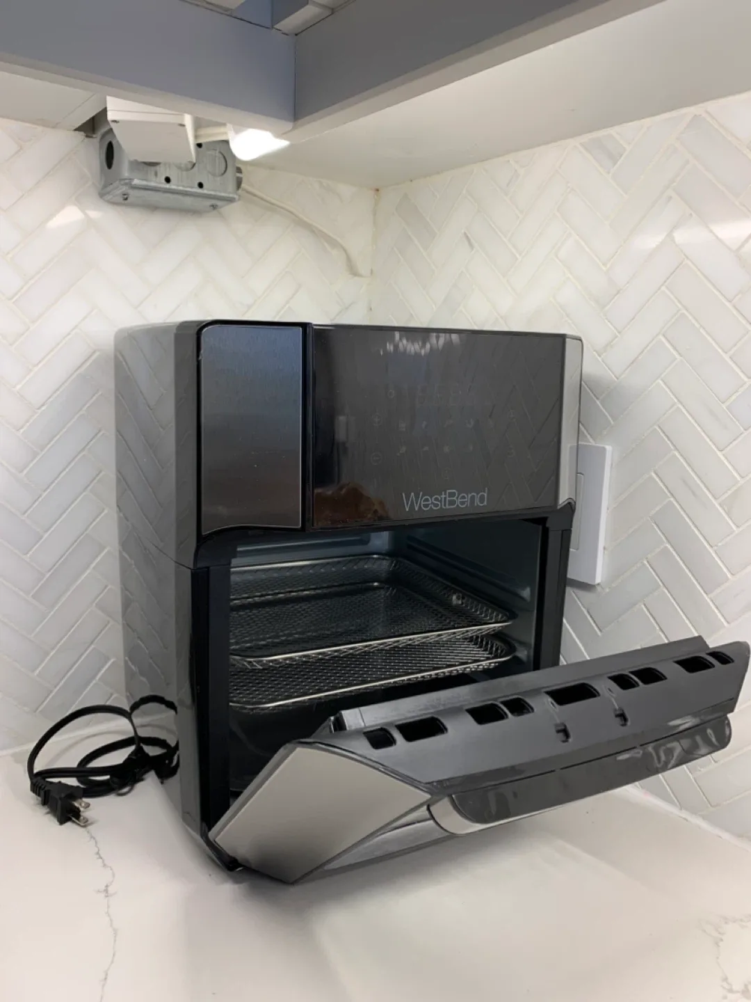 West Bend Air Fryer Oven image indicator(2)