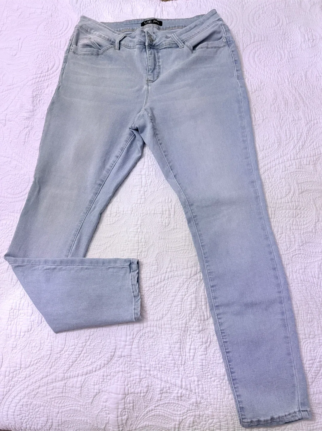 WBB Royalty Light Wash Jeans thumbnail