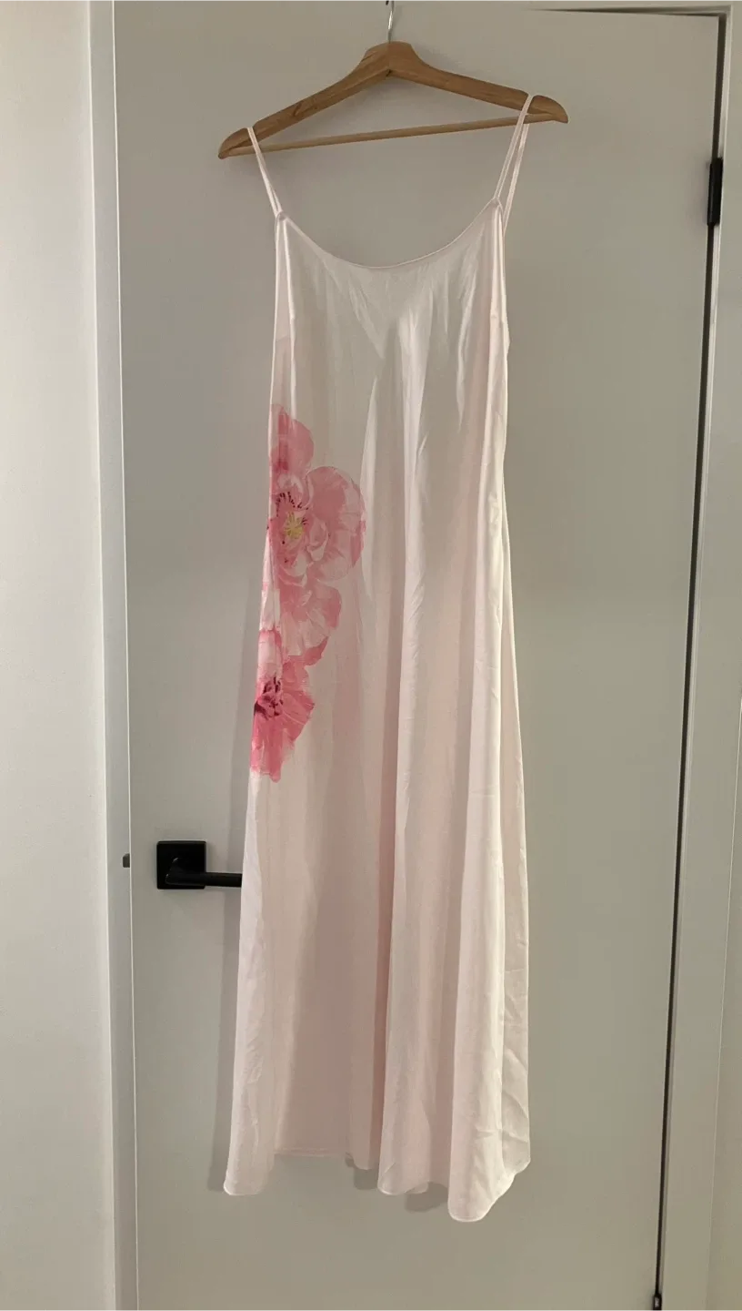 Victoria's Secret Pink Floral Nightgown - Size L thumbnail