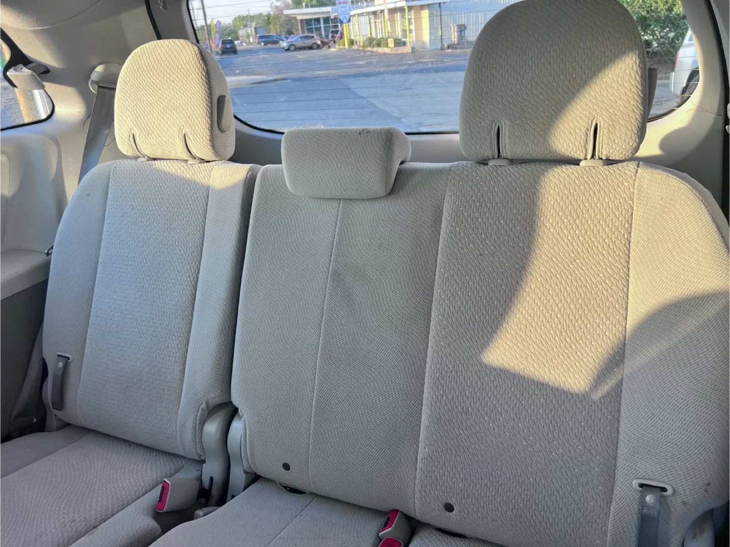 Toyota Sienna Minivan - Gray image indicator(3)