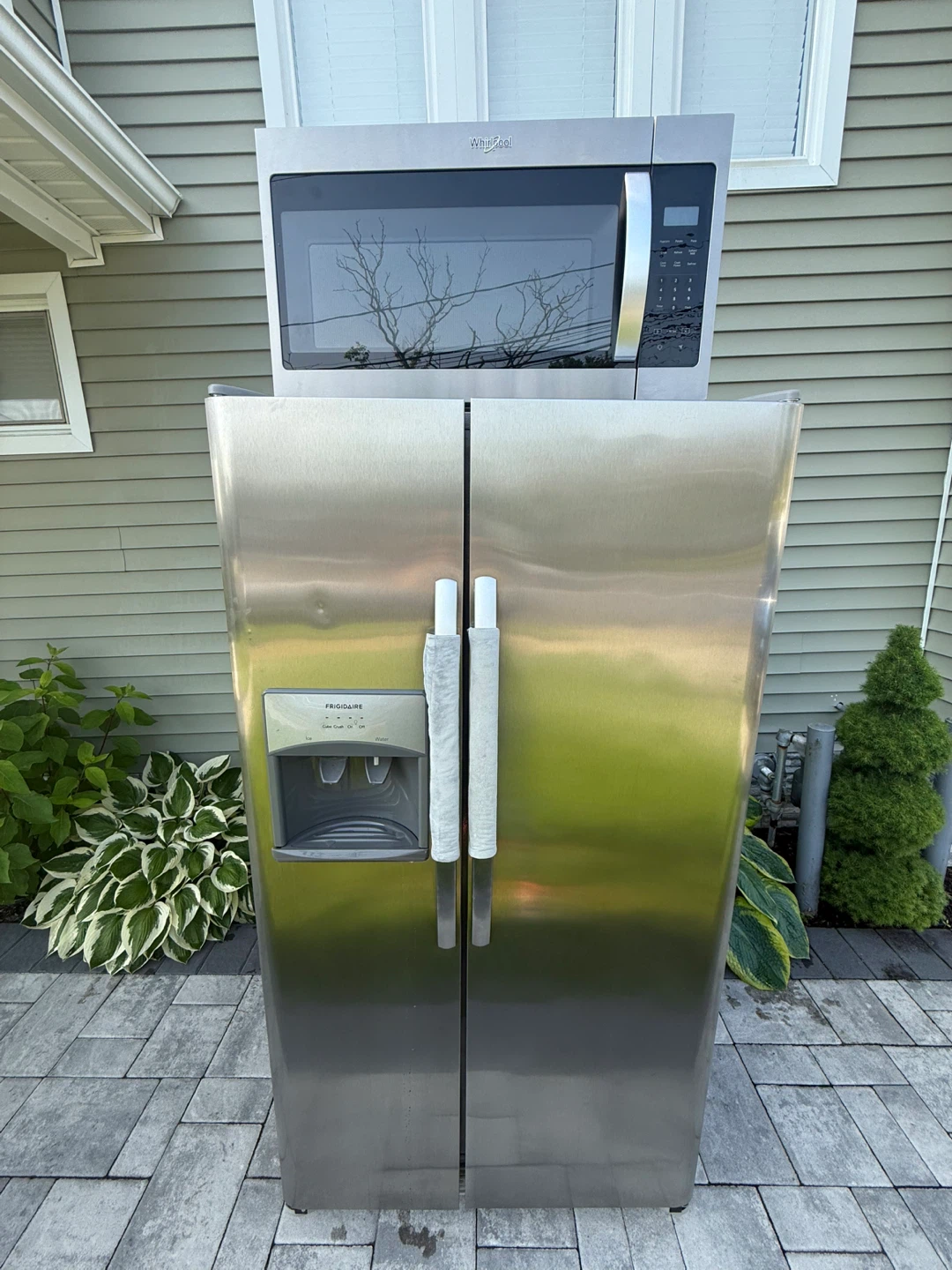 Frigidaire Side-by-Side Refrigerator & Whirlpool Microwave - photo 3