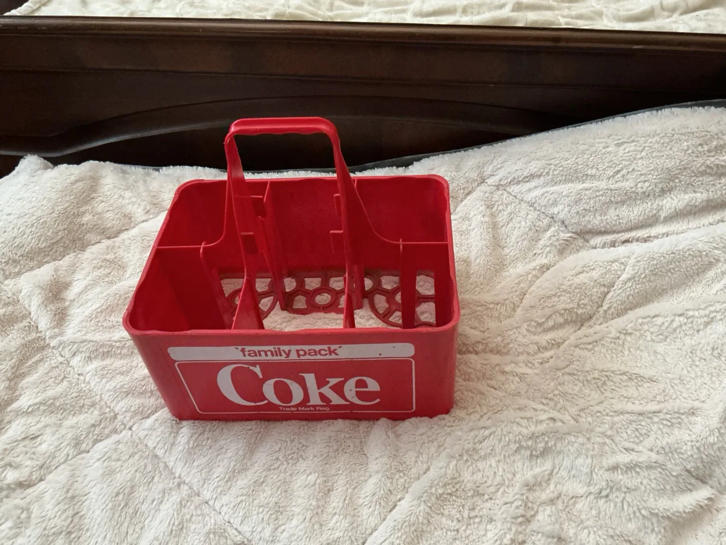 Vintage Coke Family Pack Carrier image indicator(2)