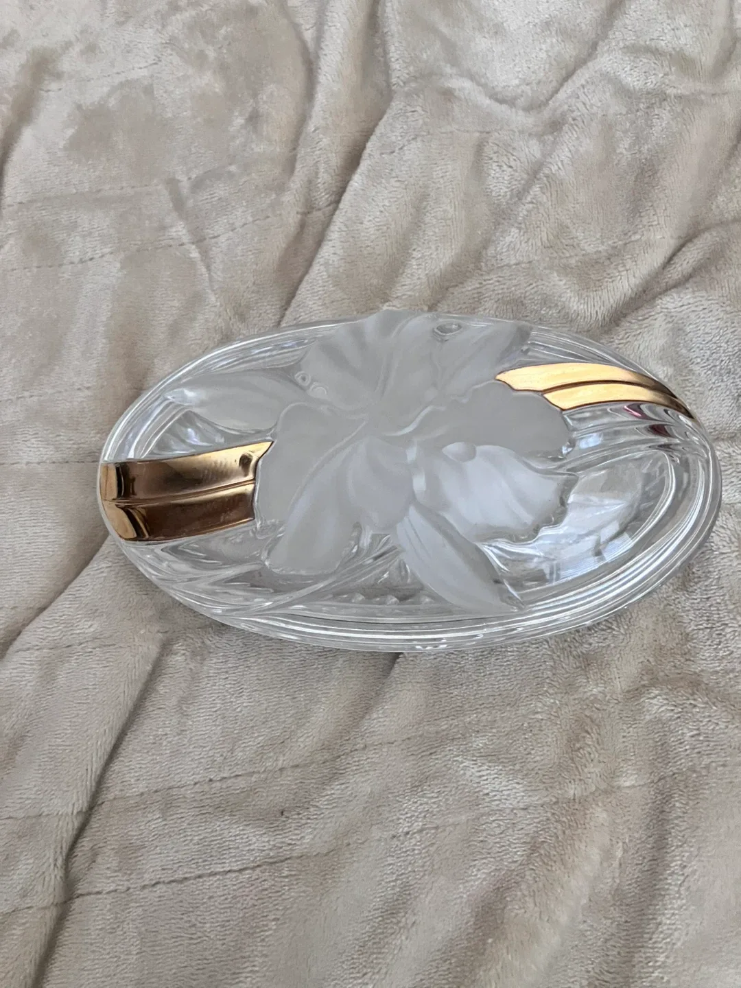 Ivonne Crystal Trinket Dish with Lid image indicator(3)