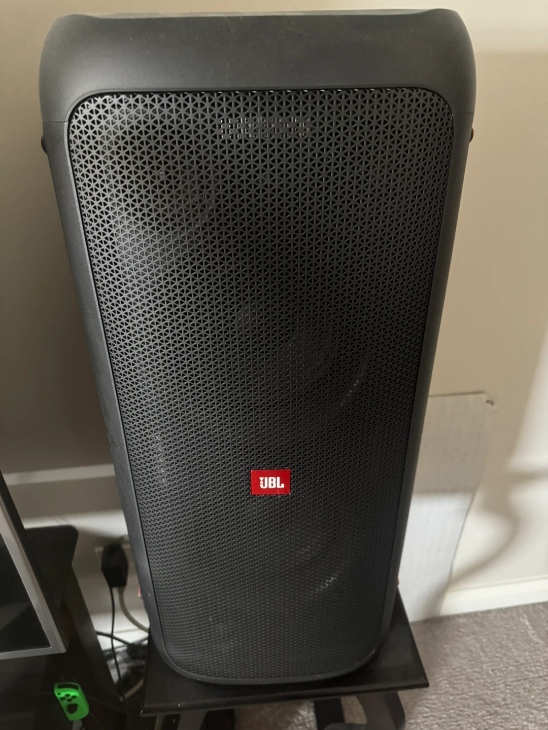 JBL Partybox 300 Speaker - Great Sound!